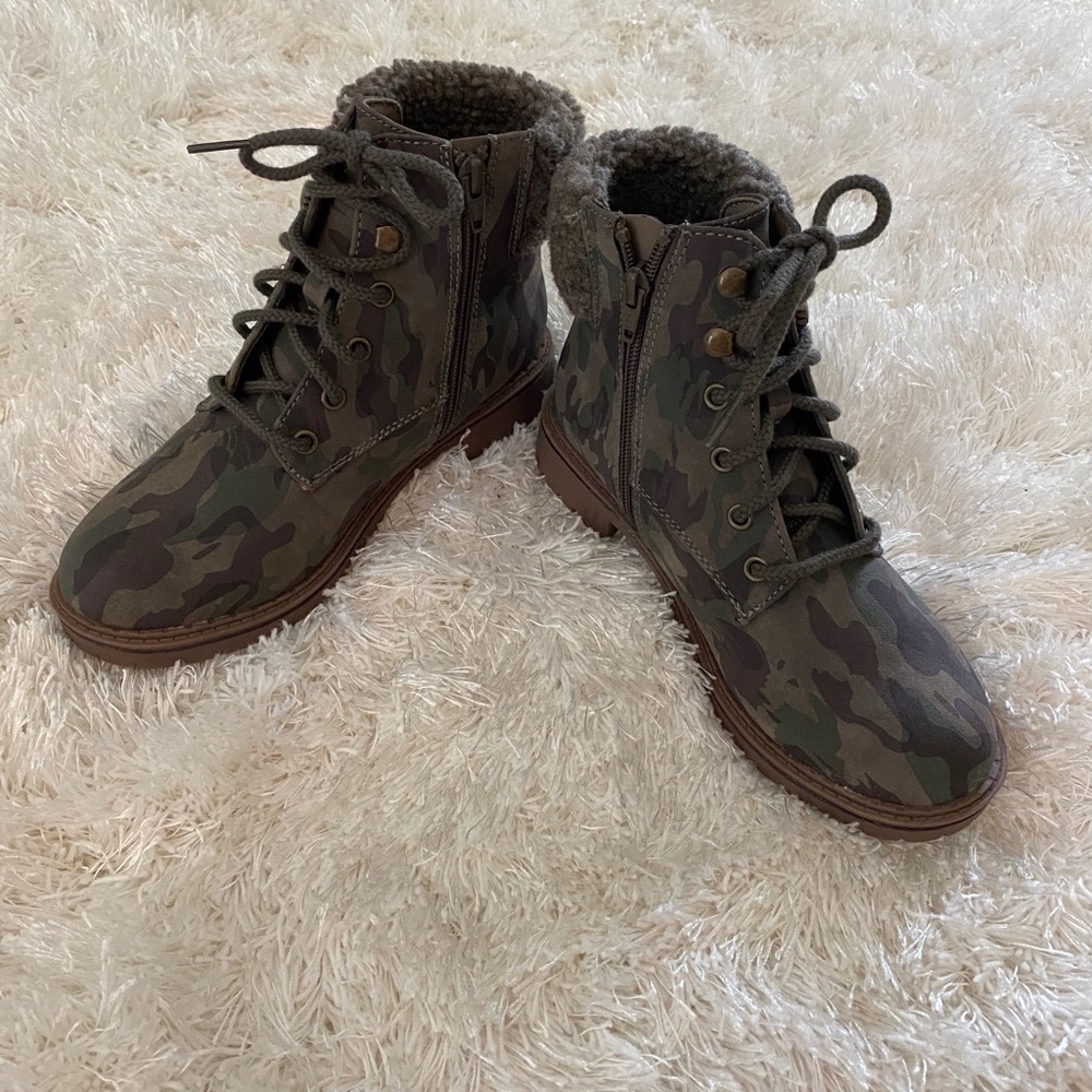 American Eagle Camouflage Boots